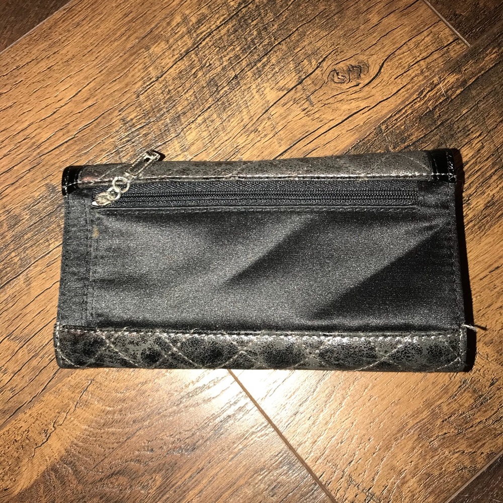 Guess Wallet - Picture 3 of 3